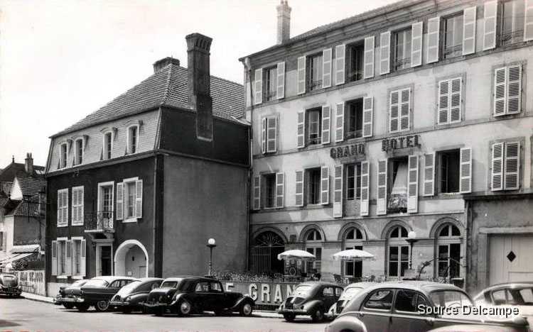 52 Bourbonne les Bains Grand Hotel.jpg